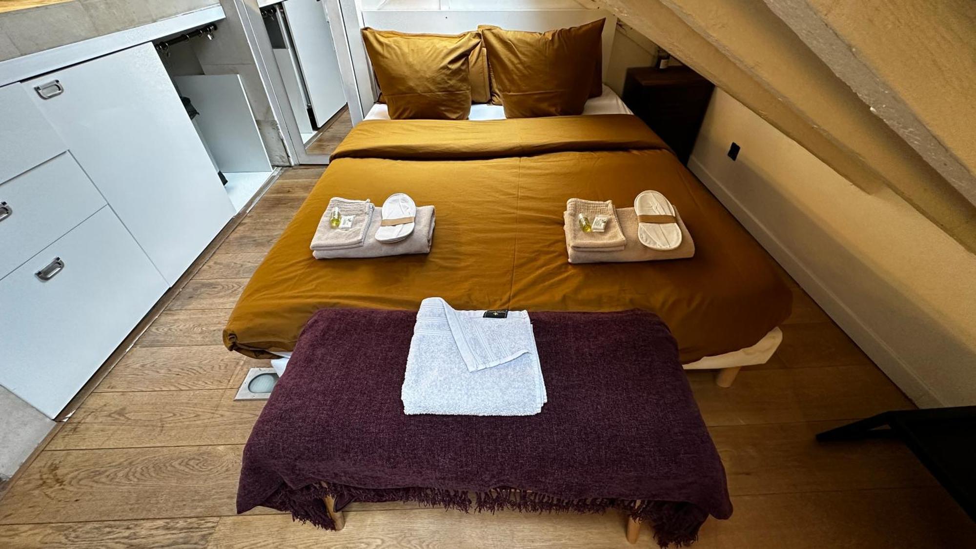 Marais Rooftop Studio - Metro Filles Du Calvaire Apartment ปารีส ภายนอก รูปภาพ